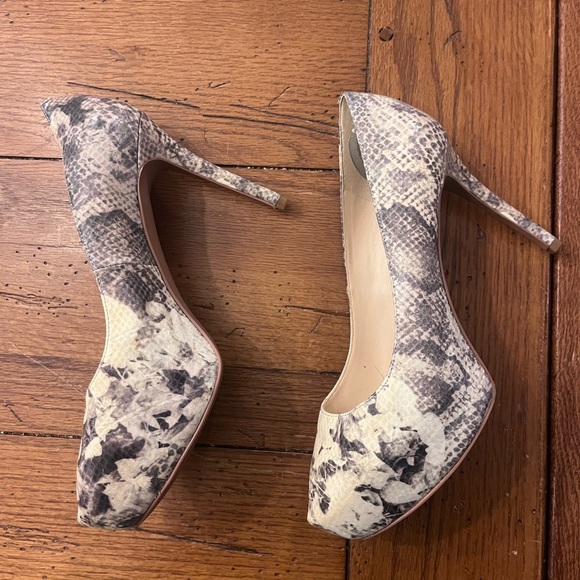 Nine West never worn snake skin heels - Picture 6 of 6
